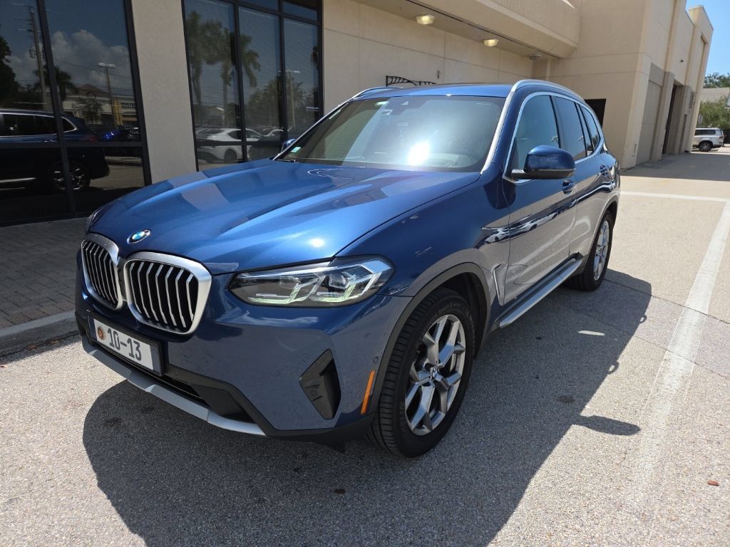 Used 2024 BMW X3 xDrive30i w/ Premium Package AWD/4WD image 3