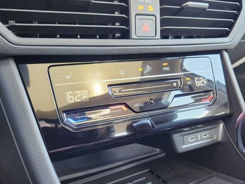 New 2026 Volkswagen Jetta SE image 9