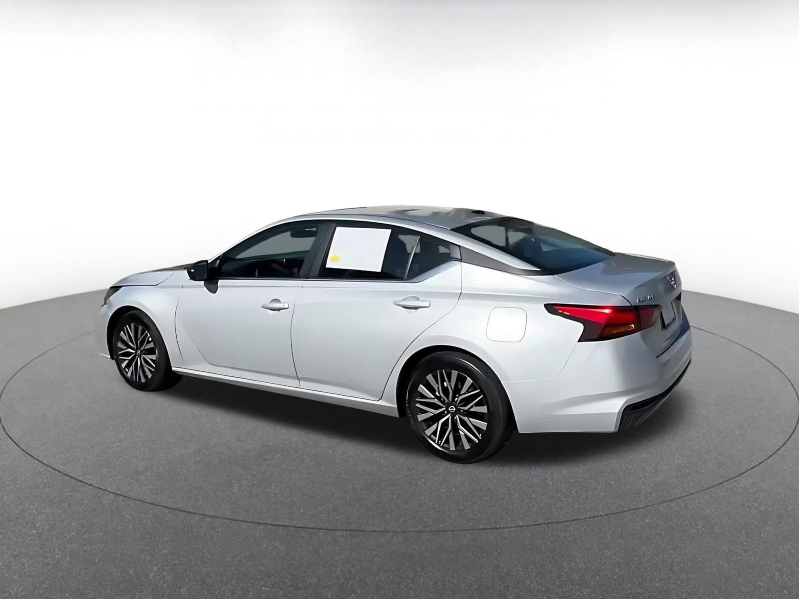 Used 2026 Nissan Altima 2.5 SV FWD image 9