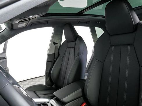 Certified 2025 Audi Q5 Premium Plus AWD/4WD image 5