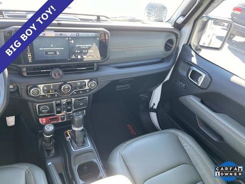 Used 2025 Jeep Gladiator Mojave image 14