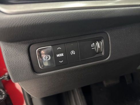 New 2026 Chevrolet Traverse LT w/ Sun and Wheel Package FWD image 11