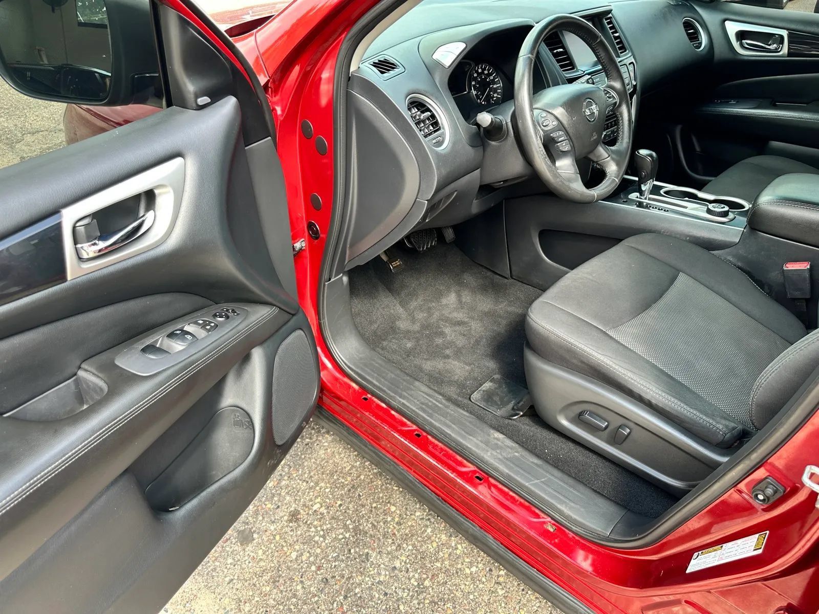 Used 2020 Nissan Pathfinder SV AWD/4WD image 9