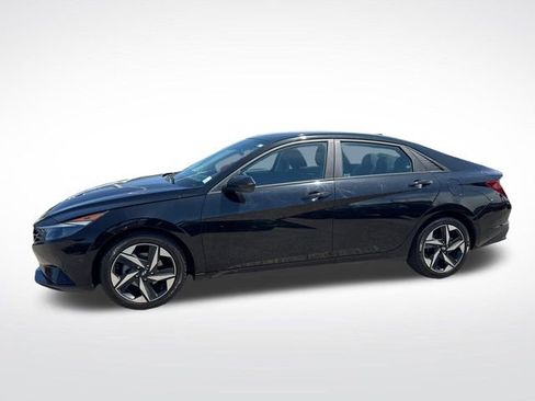 Used 2023 Hyundai Elantra SEL w/ Convenience Package FWD image 2