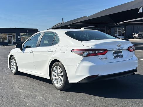 Used 2024 Toyota Camry LE image 6