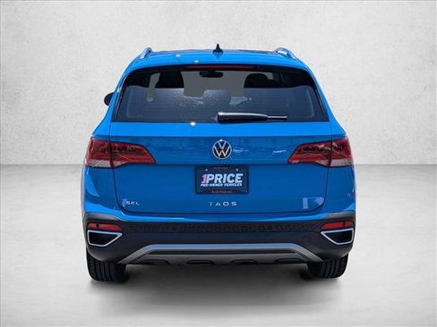 Used 2022 Volkswagen Taos SEL w/ Panoramic Sunroof Package FWD image 7