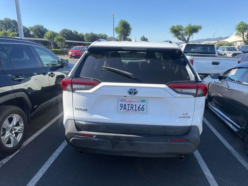 Certified 2022 Toyota RAV4 LE AWD/4WD image 6