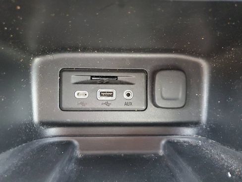 Used 2020 Chevrolet Equinox Premier FWD image 21