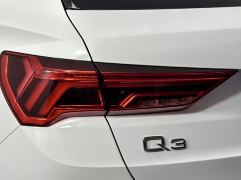 Used 2025 Audi Q3 2.0T Premium w/ Convenience Package AWD/4WD image 26