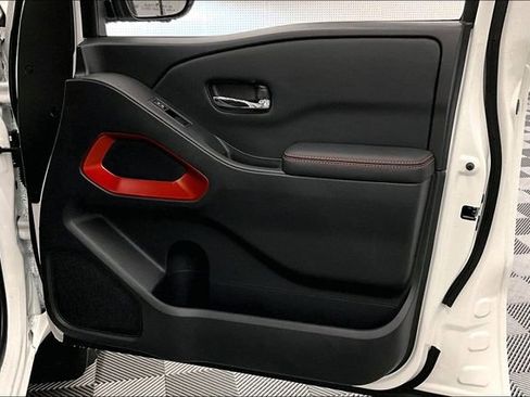 New 2025 Nissan Frontier PRO-4X w/ Pro Convenience Package image 32