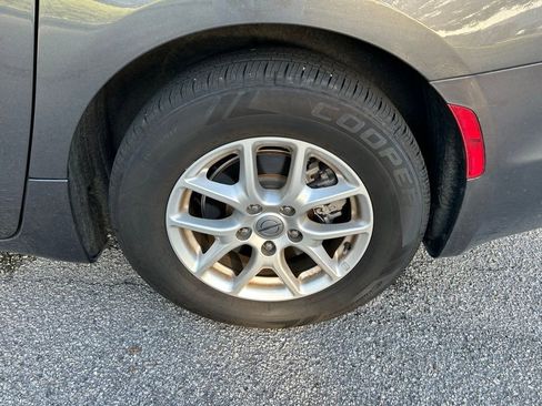 Used 2022 Chrysler Pacifica Touring-L image 9