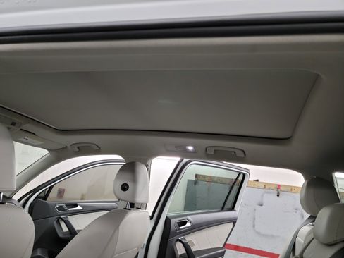 Used 2019 Volkswagen Tiguan SEL Premium w/ 3rd Row Seat Package image 21