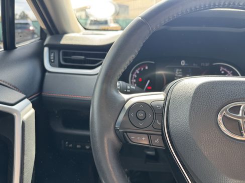 Used 2022 Toyota RAV4 Adventure w/ Convenience Package image 22