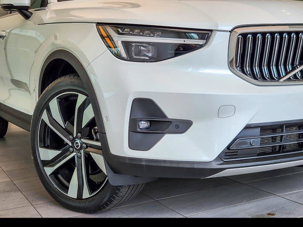 Used 2023 Volvo XC40 B5 Ultimate w/ Protection Package Premier AWD/4WD image 4