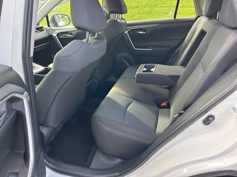 Used 2025 Toyota RAV4 XLE AWD/4WD image 8