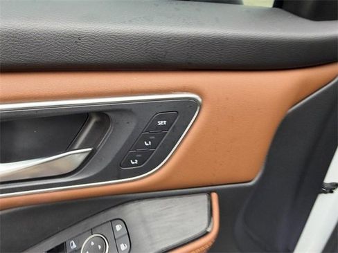 Used 2024 Nissan Rogue Platinum w/ Platinum Premium Package image 20