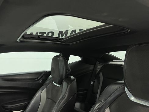 Used 2018 Chevrolet Camaro SS RWD image 12