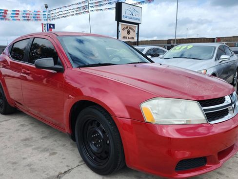 Used 2014 Dodge Avenger SE FWD image 1