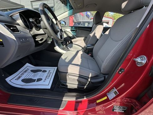 Used 2016 Hyundai Elantra SE image 15