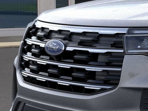 Used 2026 Ford Explorer Active RWD image 18