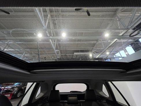 Used 2022 Toyota RAV4 XLE Premium image 16