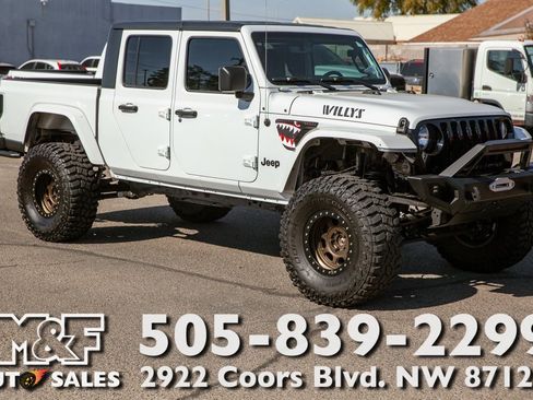 Used 2021 Jeep Gladiator Willys image 1