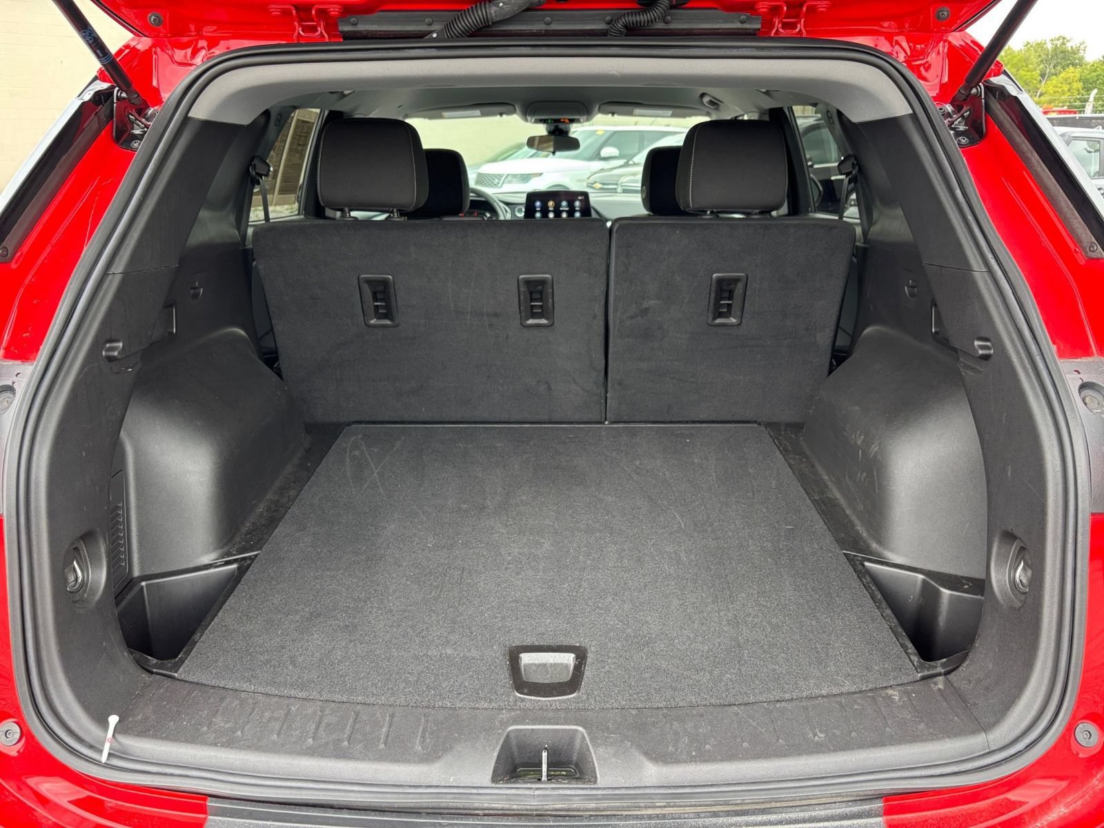Used 2025 Chevrolet Blazer LT FWD image 32