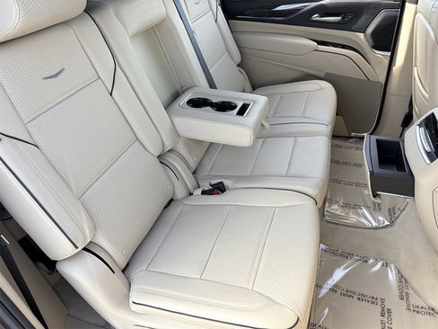 Certified 2023 Cadillac Escalade ESV Premium Luxury image 14