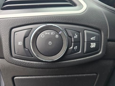 Used 2022 Ford Edge ST-Line image 25