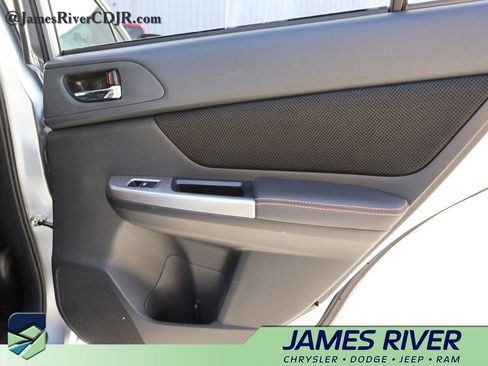 Used 2016 Subaru Crosstrek 2.0i Premium w/ Moonroof Package image 11