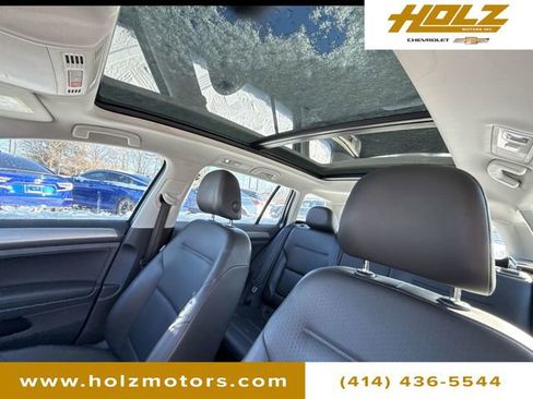 Used 2016 Volkswagen Golf Limited Edition image 19