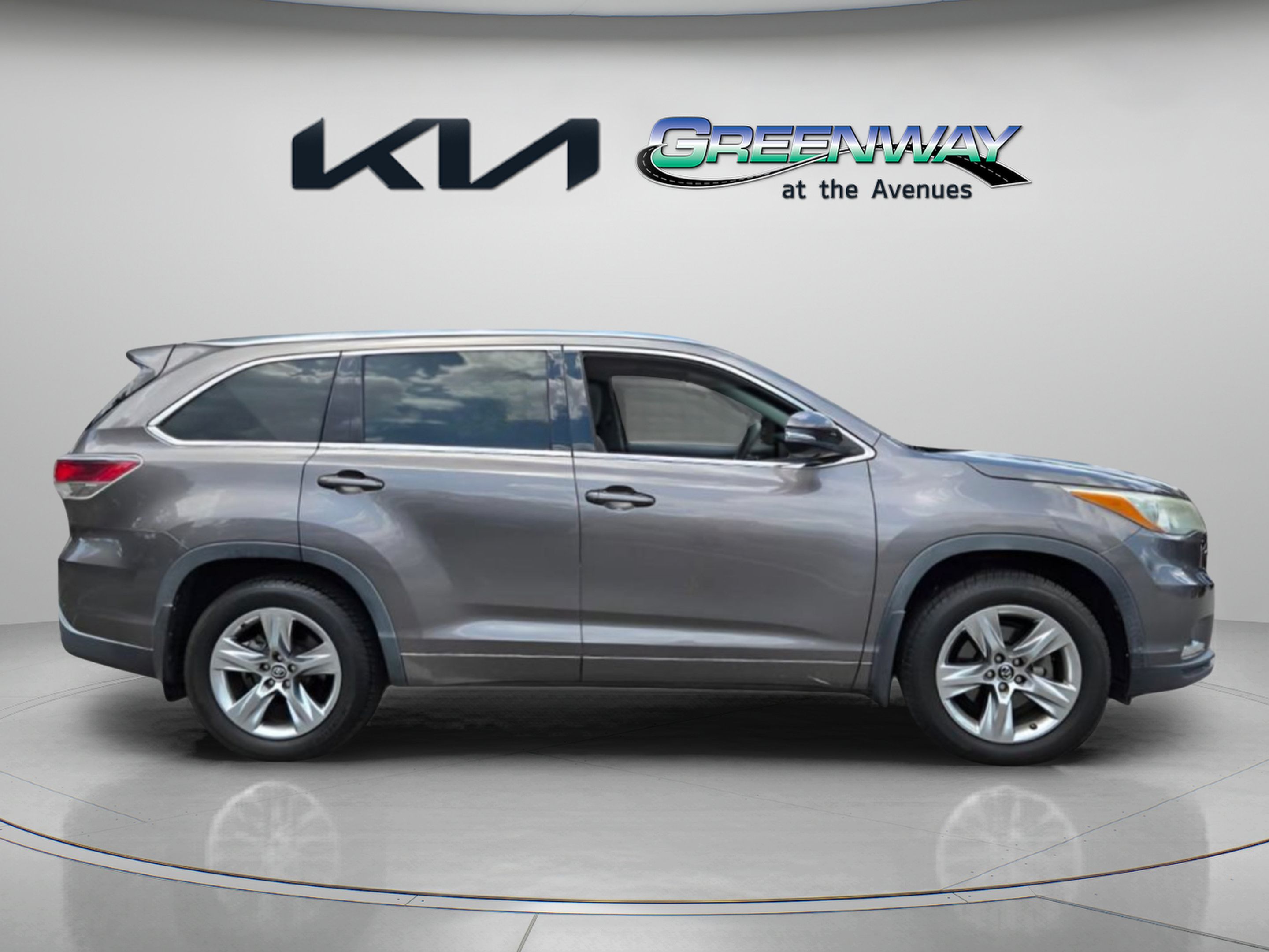 Used 2016 Toyota Highlander Limited AWD/4WD image 8