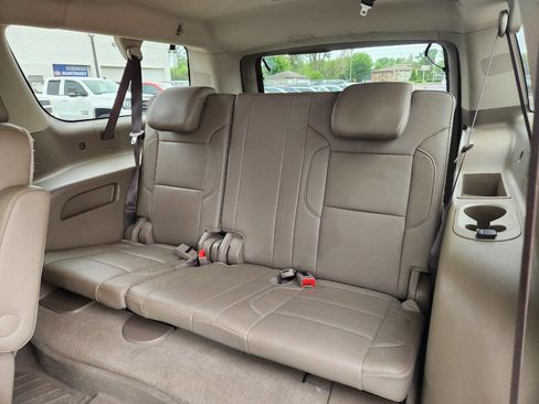 Used 2019 GMC Yukon XL SLT w/ Premium Edition AWD/4WD image 14