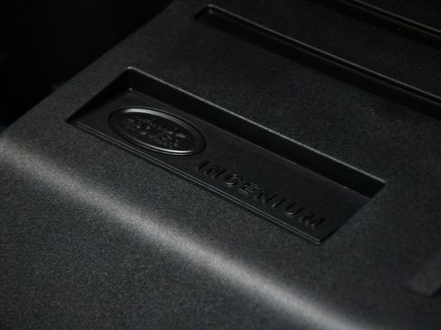 Used 2023 Land Rover Defender 110 X-Dynamic SE AWD/4WD image 23