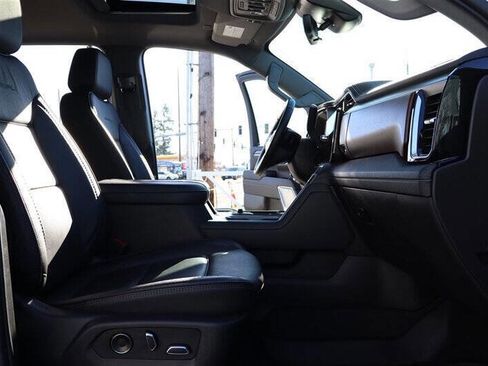 Used 2024 GMC Sierra 3500 Denali w/ Denali Reserve Package image 27