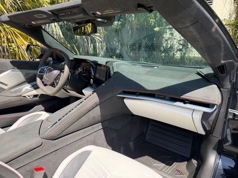 Used 2023 Chevrolet Corvette Stingray Premium Conv RWD image 31
