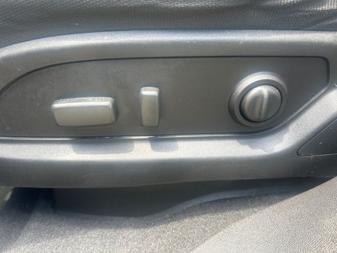Used 2014 Chevrolet Traverse LT FWD image 17