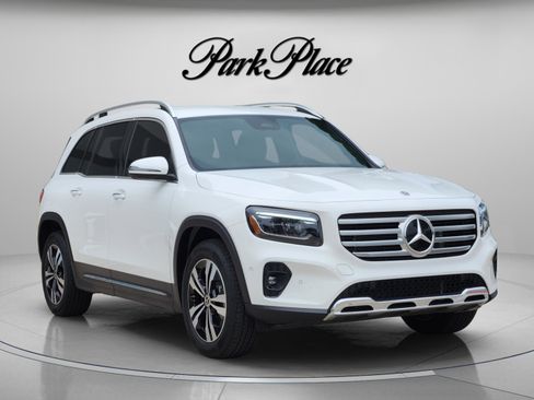 Used 2025 Mercedes-Benz GLB 250 image 4