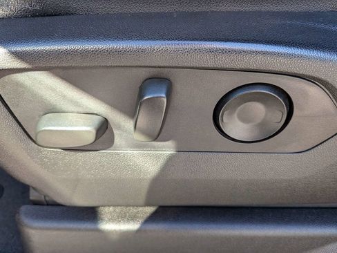 Used 2021 Chevrolet Tahoe Z71 w/ Luxury Package image 18