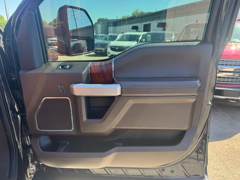 Used 2021 Ford F250 King Ranch w/ King Ranch Ultimate Package AWD/4WD image 22