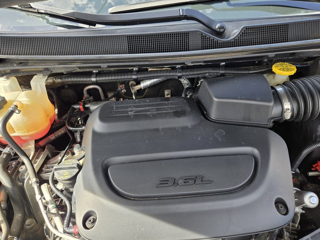 Used 2022 Chrysler Pacifica Touring-L FWD image 23
