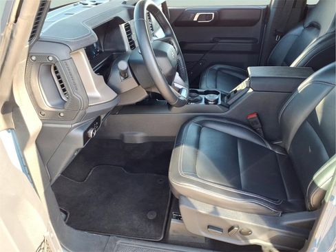 Used 2025 Ford Bronco Outer Banks image 13