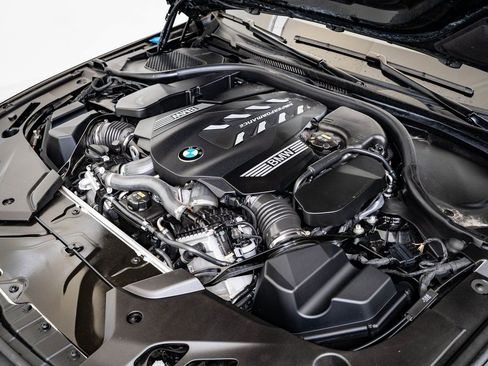 Used 2023 BMW M550i xDrive w/ Executive Package image 38