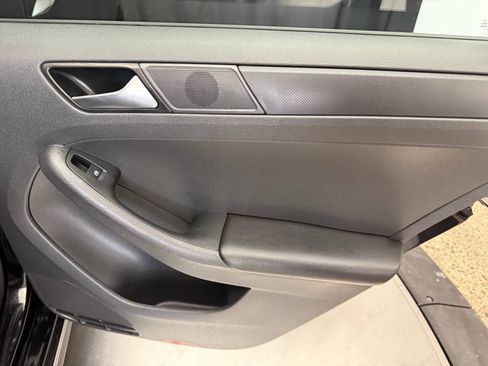 Used 2016 Volkswagen Jetta S FWD image 21