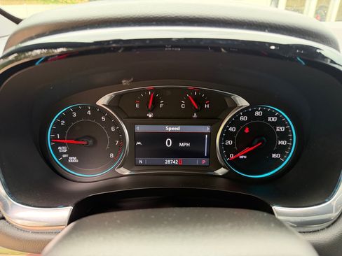 Used 2023 Chevrolet Traverse LT FWD image 16