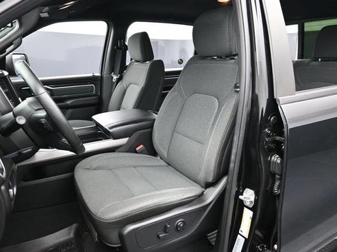 Used 2019 RAM 1500 Big Horn AWD/4WD image 11