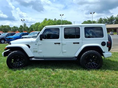 Used 2024 Jeep Wrangler Unlimited Sahara w/ Technology Group AWD/4WD image 32