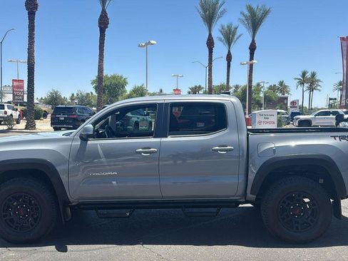 Used 2020 Toyota Tacoma TRD Off-Road w/ Technology Package AWD/4WD image 5