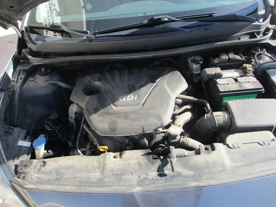 Used 2012 Hyundai Accent GLS w/ Premium Pkg 3 FWD image 4