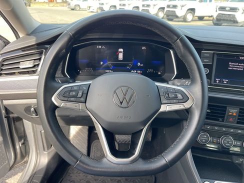 Used 2023 Volkswagen Jetta SE image 12